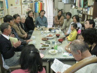 04�_���𗬉�